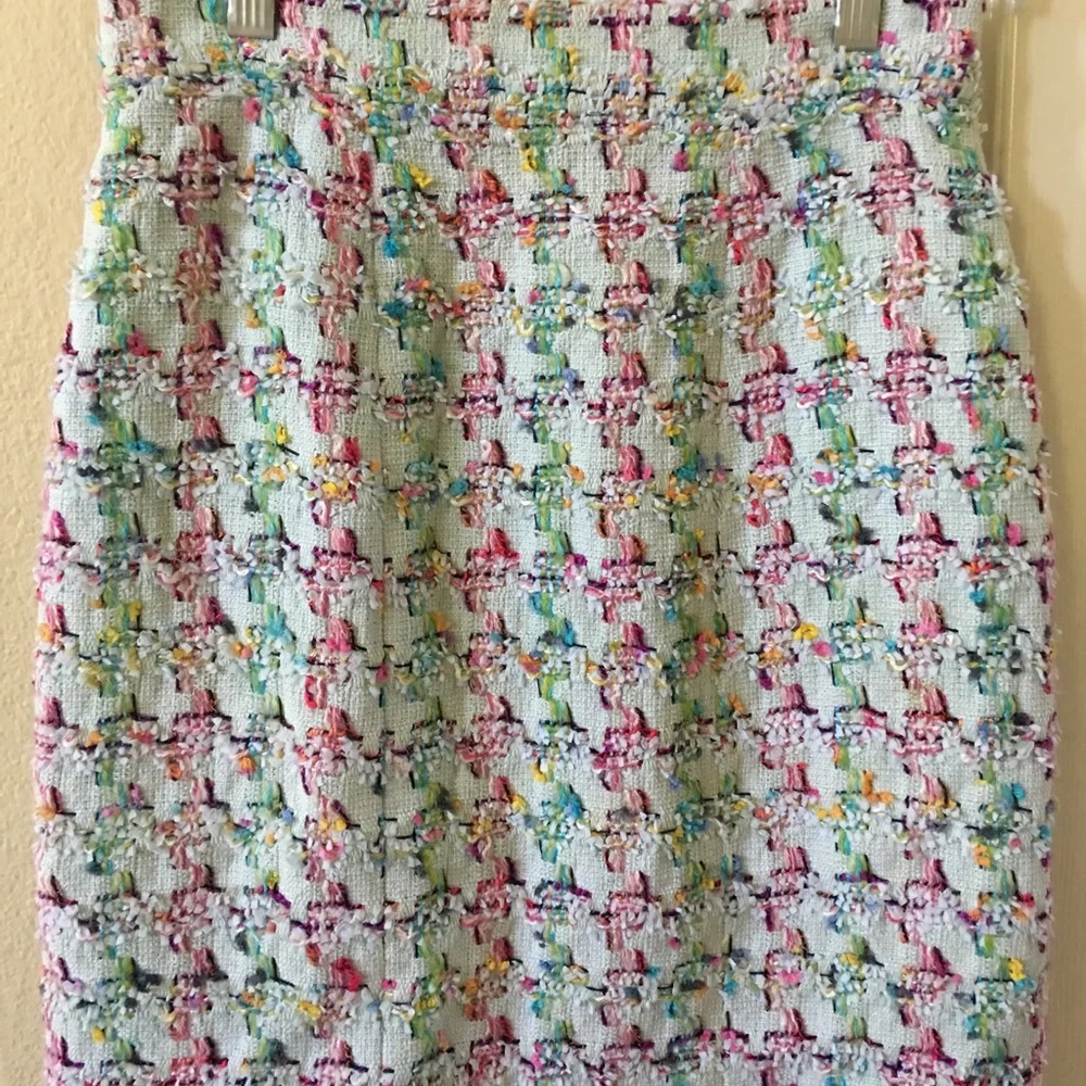 Vintage CC CHANEL tweed fantasy pencil skirt in pastel colors runway iconic item